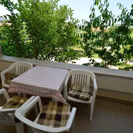 Apartment In Pjescana Uvala/istrien 10996 Pjescana Uvala